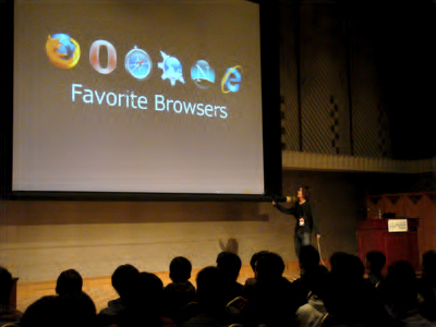 プレゼン資料はJavaScriptで作成し、Firefox上に表示させている
