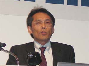 講演者：日産自動車(株) 電子・電動要素開発本部 副本部長 (兼)電子システム開発部 部長 安保敏巳氏