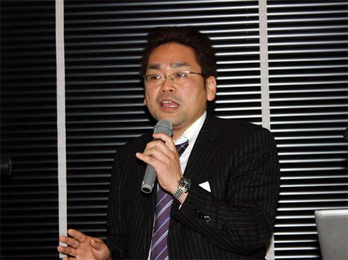 営業部 シニアマネージャ 真田賢太氏